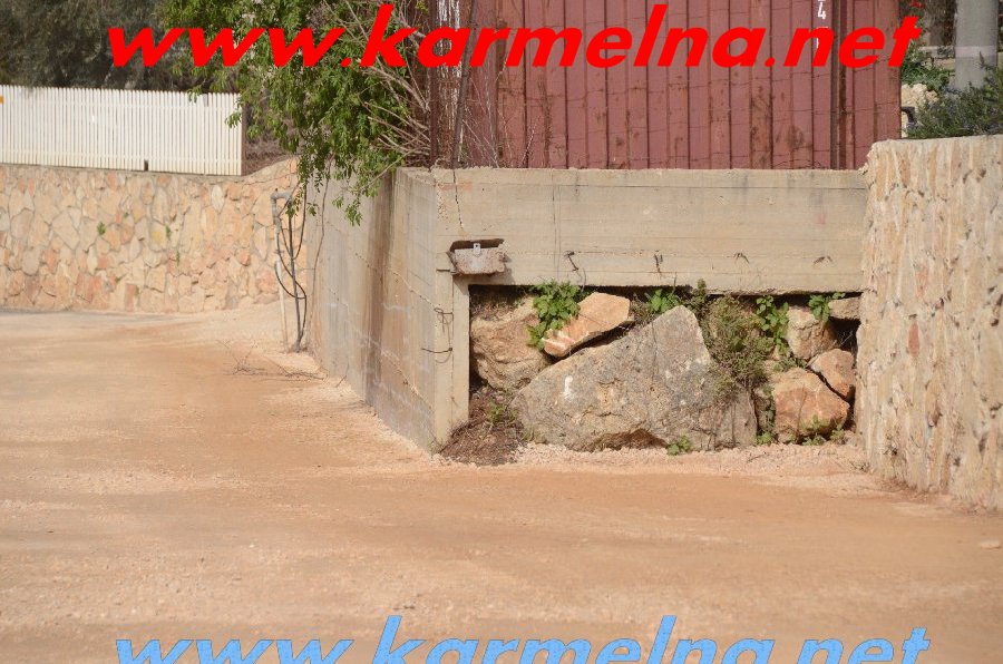 האם המועצה מפחדת להרוס קיר של בכיר בתוך הכביש?